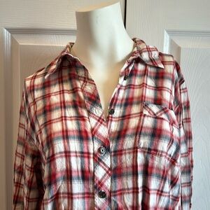 GAP button-down, size XL. Create a bundle and save!
